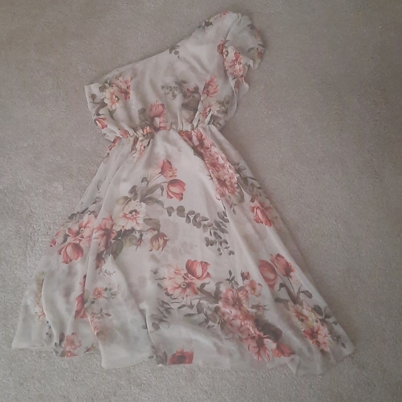 Dress - Picture 6 of 7